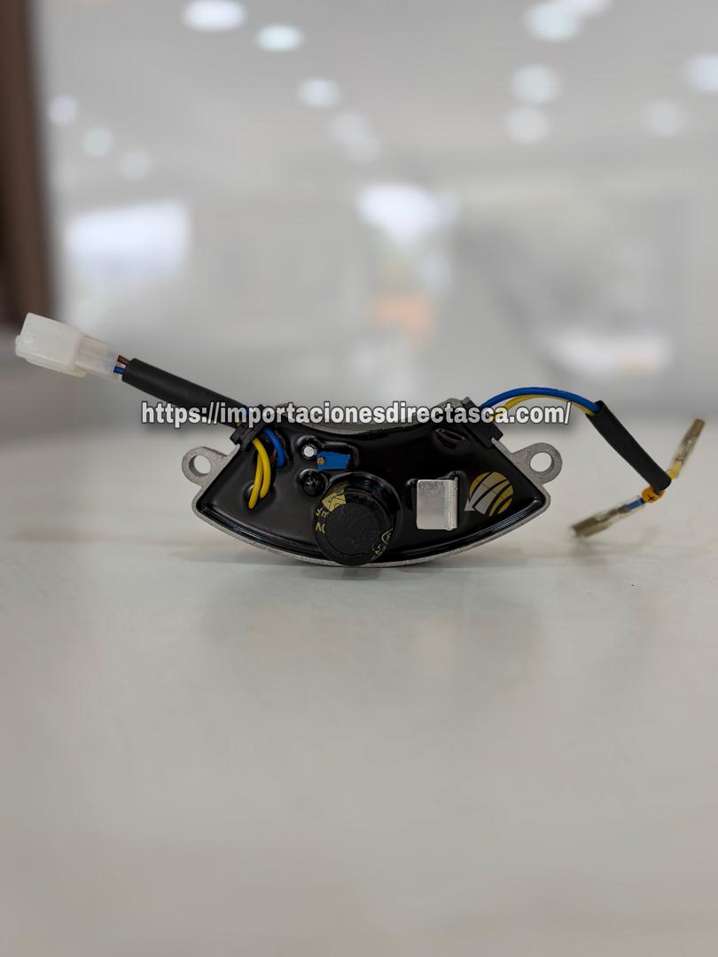 Regulador de voltaje AVR Media Luna 250V 220uF Infinite Technology® para plantas eléctricas.