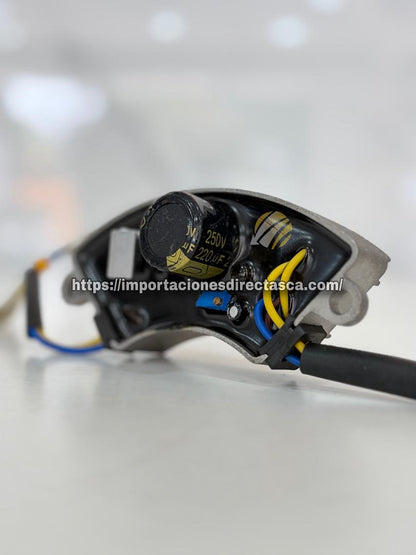 Regulador de voltaje AVR Media Luna 250V 220uF Infinite Technology® para plantas eléctricas.