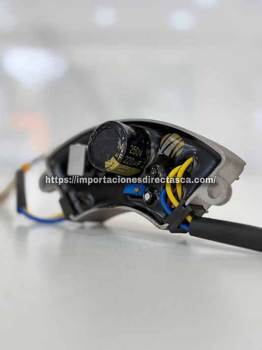 Regulador de voltaje AVR Media Luna 250V 220uF Infinite Technology® para plantas eléctricas.